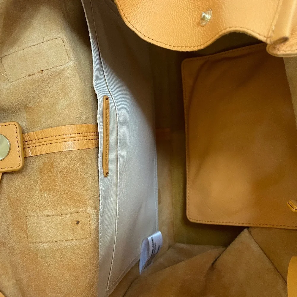 Supple Leather Diam Tote Handbag from LUCKY BRAND - Picture 5 of 9